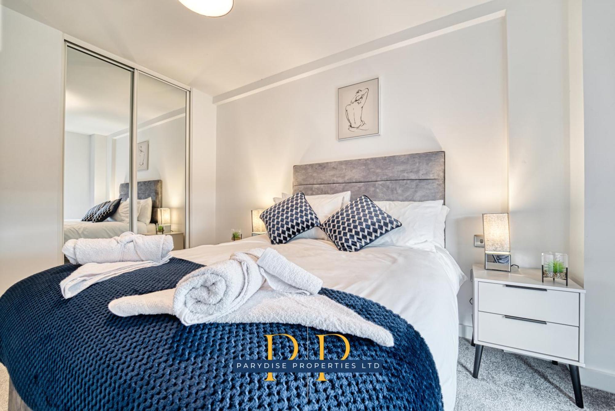 The Middlewood Plaza Suite - By Parydise Properties - Business Or Leisure Stays, Central Location, Sleeps 4, Salford Mánchester Exterior foto